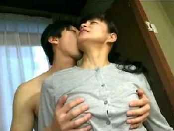 年々膨れ上がる欲求を抑えきれずにAV出演→初体験の男優性技で半狂乱する熟女様