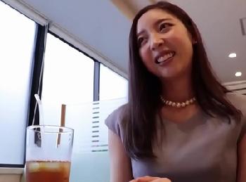 清楚な美麗な人妻が見た目からは想像もできないM覚醒浮気W