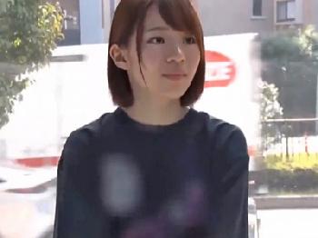 マッサージと騙されてコンドーム未装着の膣内射精交尾食らった女子大生