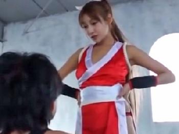 不知火舞なコスプレイヤーにリアルファイトで敗北→性的逆暴行された