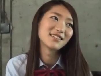 下校途中の女子校生をナンパしゴムなし挿入腟内射精!!