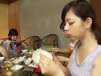 美少女姉妹を映していたホームビデオが痴女られて性行為天国AVになってしまった