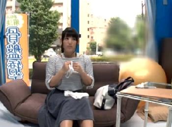 終始マングリ返しでアナル開発!!アナルの奥の奥にコンドーム非装着で孕ませ交尾された素人さん