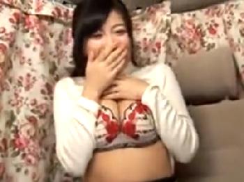 綺麗と言われてまんざらでもないEカップ素人人妻の浮気性交