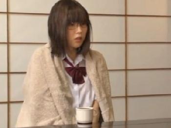 メガネ娘な女子校生に告白されたので家に連れ込んで顔面射精性交!!