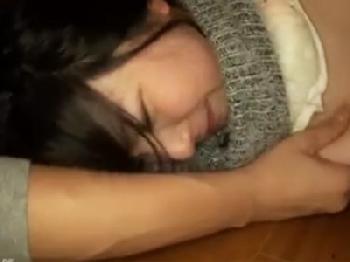 激やば‥!!自宅に押し入られて非人道的な膣内射精強姦される女子大生‥