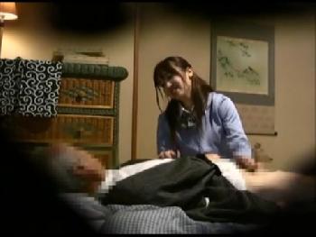 とても綺麗な女性介護士を口説いて性行為する現役ペニスな狸ジジイを盗撮