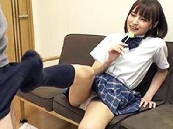 サドな美少女女子校生がマゾヒズム性癖の男を足コキ調教→理性暴発して膣射交尾