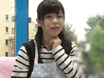 童顔で柔らかい雰囲気の美少女がマジックミラー号で官能的性交されて痙攣アクメ