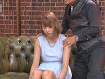 催眠にかかって目の前に違う世界が広がった美少女の甘く激しい交尾