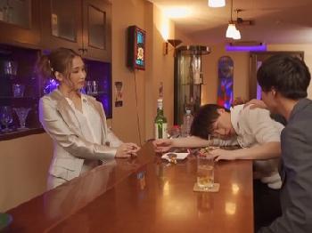 スナックのママが見た目によらない変態W