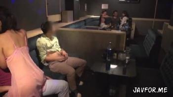 店内で本番可能なキャバクラあるらしくて行ってみたら尺八ご奉仕してくれた!!