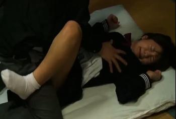 借金で蒸発した父のせいで冷酷非道な男に犯される女子校生