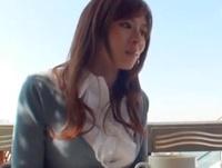 爆発寸前な性的欲望を拗らせた人妻が久々にペニスを挿入され絶頂!!