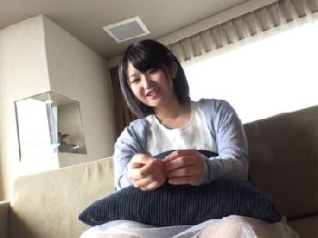 コスプレが趣味な童顔美少女がレムコスに着替えてハメ撮り