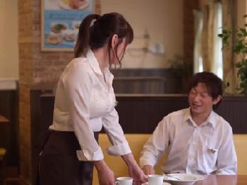 バイト先のとても綺麗な巨乳人妻に耐えきれなくて…否応なしに押し倒して肉体関係にW