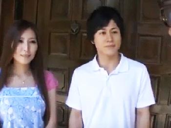 凄く綺麗な人妻は夫よりも家にずっといてくれる義理息子を選んだ→
