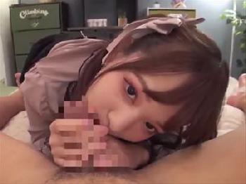 一発挿入したら泥沼確定!!依存体質地雷系美少女の陰毛がないワレメに勇気のコンドーム非装着で性交!!