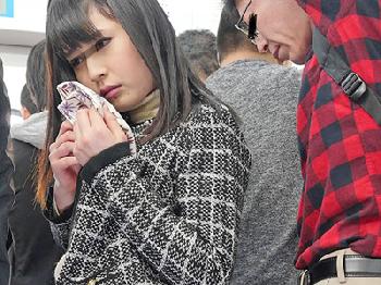 満員電車であたってくる弾力桃尻にムラっときた乗客の痴漢行為