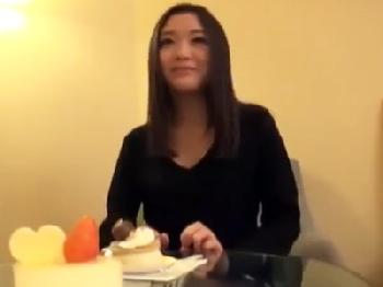 性的欲望が溜まりすぎて自ら応募してきた素人人妻が初対面のペニスでイキ乱れW