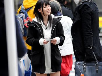 上原亜衣が素人男性をガチナンパして自給自足の膣射性交