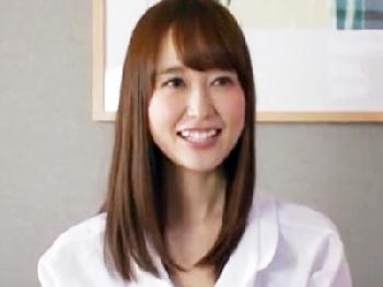 寂しさを募らせたとても綺麗な人妻がハメ撮り浮気性交