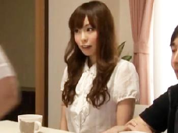 兄嫁がいい女すぎてガマンできずに洗面所で襲い掛かり近親寝取られ交尾