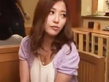 同窓会で再会した女子が痴女化していて性的に誘われたので居酒屋で性行為