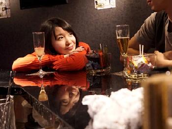 スタイリストを装ったハメ撮り竿師に騙され盗撮される美女