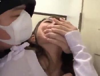 彼氏と別れたばかりの美女が声を出したら中に出すと脅されて…やっぱり膣内射精暴行にW