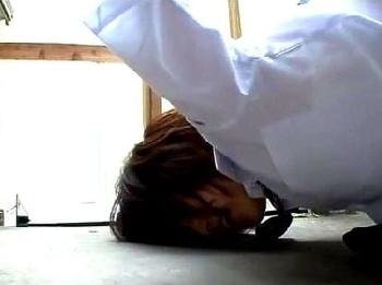 いきなり2人組の男に襲われ手錠で拘束…鍵は膣内に隠される!!