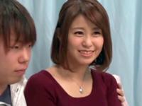 むち巨乳の素人女性会社員がマジックミラー号で童貞に女陰内へ射精され苦笑いW