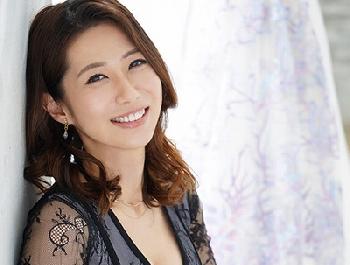 挿入したらまるで別人…ペニス好き人妻が年下夫に内緒でAVデビュー