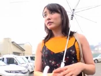 お金に困っている苦学生をナンパしてその場で即挿入