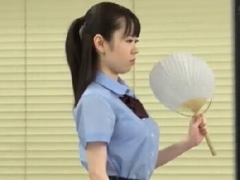 童顔に不釣り合いな爆乳女子校生がバストを揺らして制服SEX