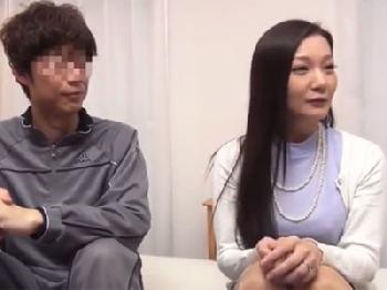 有閑マダムがまだまだ生きの良い年下男子との性行為で大満足絶頂