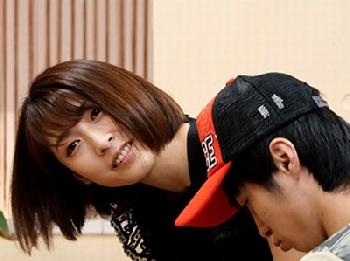 親に連れられて美容院にきた少年の肉棒を根こそぎ頂く淫猥美容師!!