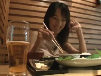 清楚に見えて淫らな人妻と不貞交尾ハメ撮り!!