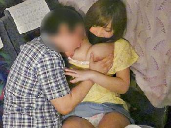 夜行バスで痴漢されるも身体は逆らえず馬乗りになって腰振る美女