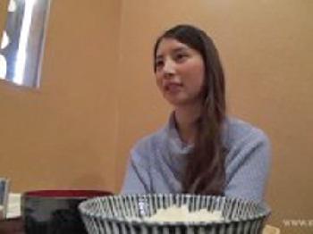 自ら男を欲しがり全身で快感を味わう綺麗なマダム