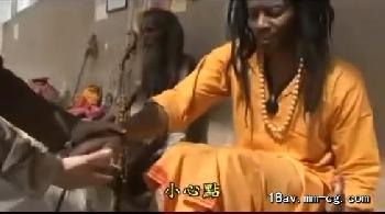 南米の巨根住人を求めて童顔日本人女性の性行旅行