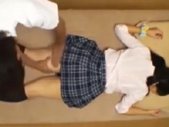 媚薬マッサージで初体験の性的行為への欲望を抑えられなくなった女子校生→変態施術師の精液受け入れ中出し
