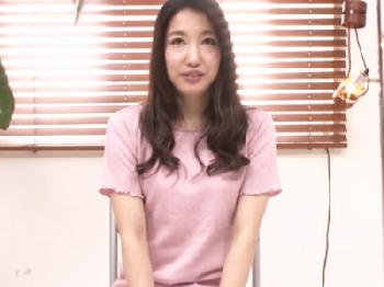 素人人妻が初体験のAVで他人棒に貪りり尽く!!