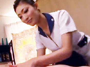 痴女エステティシャンが客のフル勃起肉棒に跨り精液搾取W