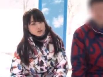 頼まれたら断れない素人娘が友人と膣射交尾体験!!