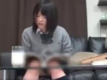 貧乳妹と二人きり→当然とばかりに肉親姦展開