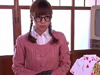 メガネの真面目女子が自分から唇を重ねて熱を帯びた性行為