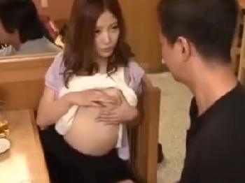 居酒屋でナンパしたお姉さんとホテルまで耐えきれずにその場で性交!!