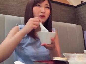 貧乳界一の色気を放つ痴女のペニスいじめで発射される大量のぶっかけ精液