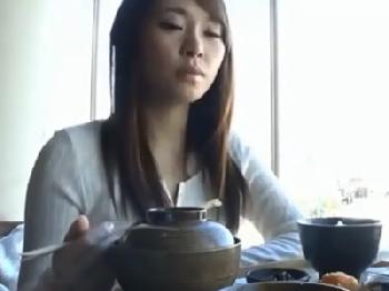 大勢の男たちが美少女に次々中出し